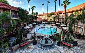 Doubletree Suites by Hilton Hotel Tucson - Williams Center